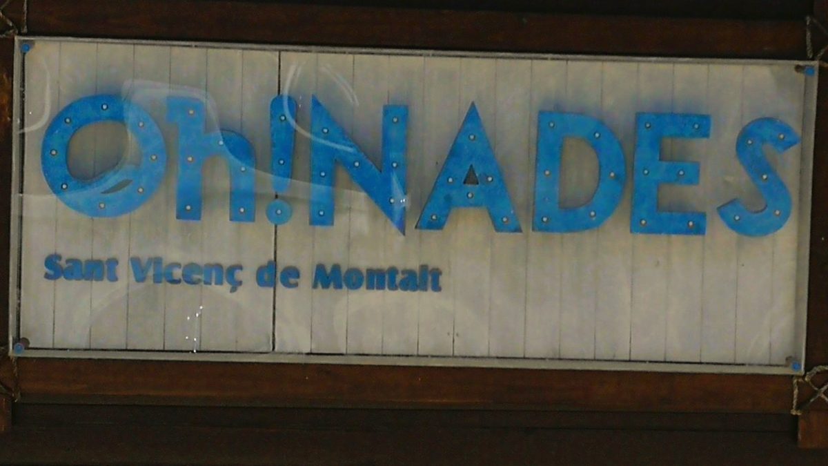 the xiringuito sign for Oh!nades / Onades