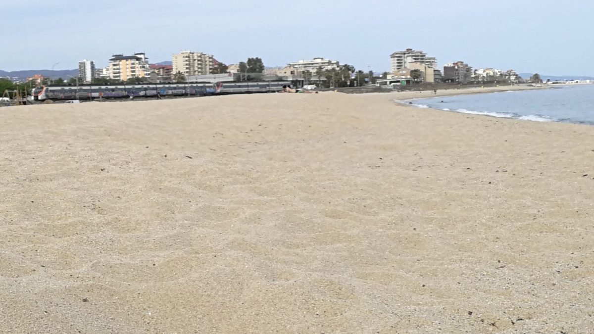 2023-04-28 – beach day at Premià de Mar